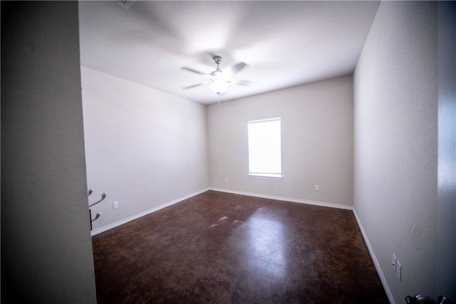 Building Photo - 3128 Sandage Ave