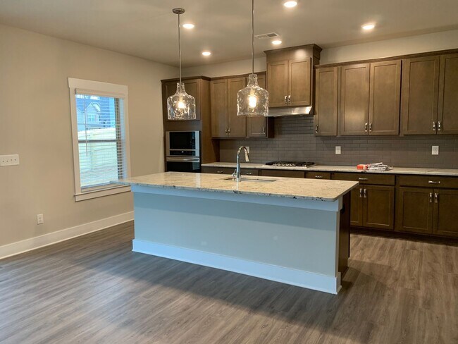 Foto del edificio - Brand new 4 bedroom home in Simpsonville