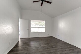 Building Photo - 18326 Autumn Trails Ln