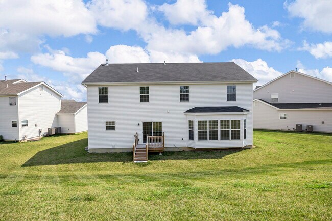 Building Photo - 1024 Miremont Dr