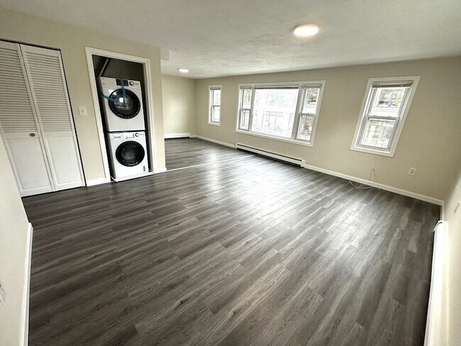 Building Photo - 3 Gordon St