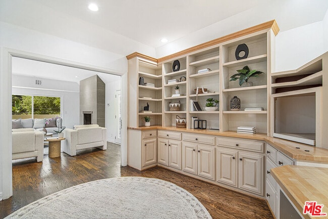 Foto del edificio - 8155 Willow Glen Rd