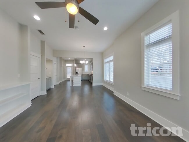 Building Photo - 6813 Charlotte Pike