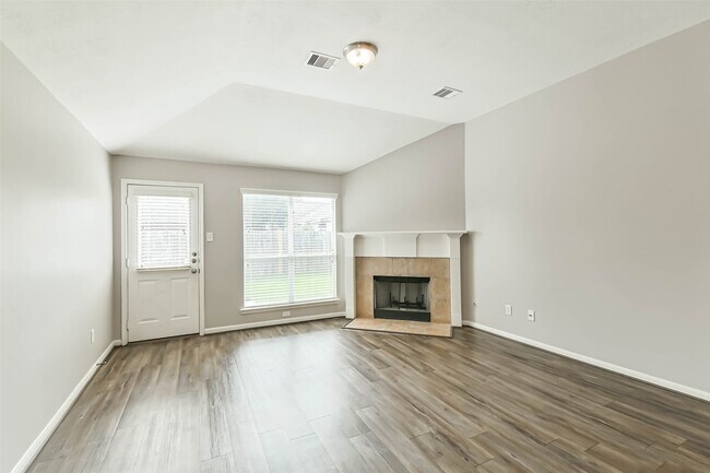Foto del edificio - 13831 Hillingdale Ln