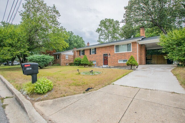 Foto del edificio - Beautiful 4 BR/2 BA Single-Family Home in ...