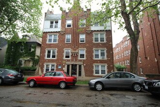 Building Photo - 1301 W Argyle St