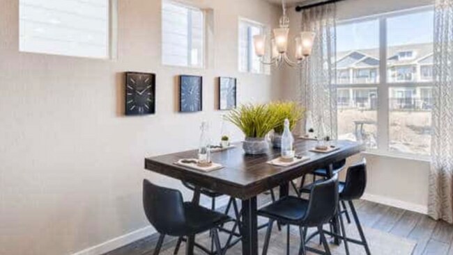 Foto del edificio - 6039 Spring Breeze Dr