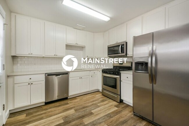 Building Photo - 3 Bedroom Pet-Friendly Home in ST PETERS, MO with Main Street Renewal