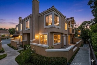 Building Photo - 10 Bravo Ln