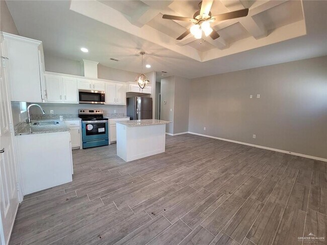 Foto del edificio - 1913 Davenport St