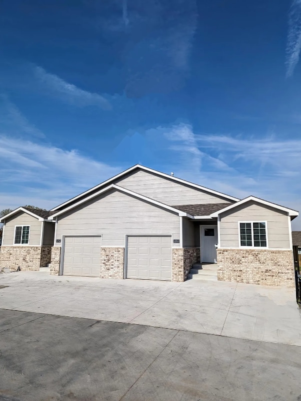 Building Photo - 8892 W Meadow Park