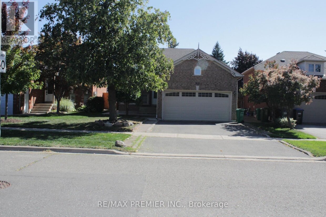 Primary Photo - 164 Royal Valley Dr