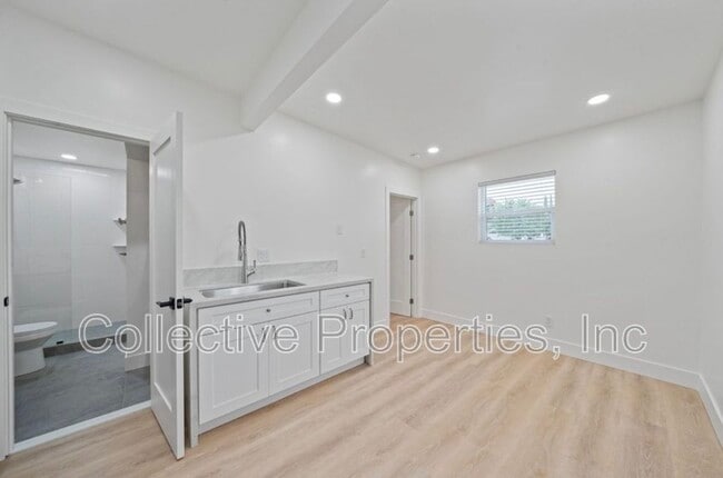 Foto del edificio - 6842 Estrella Ave