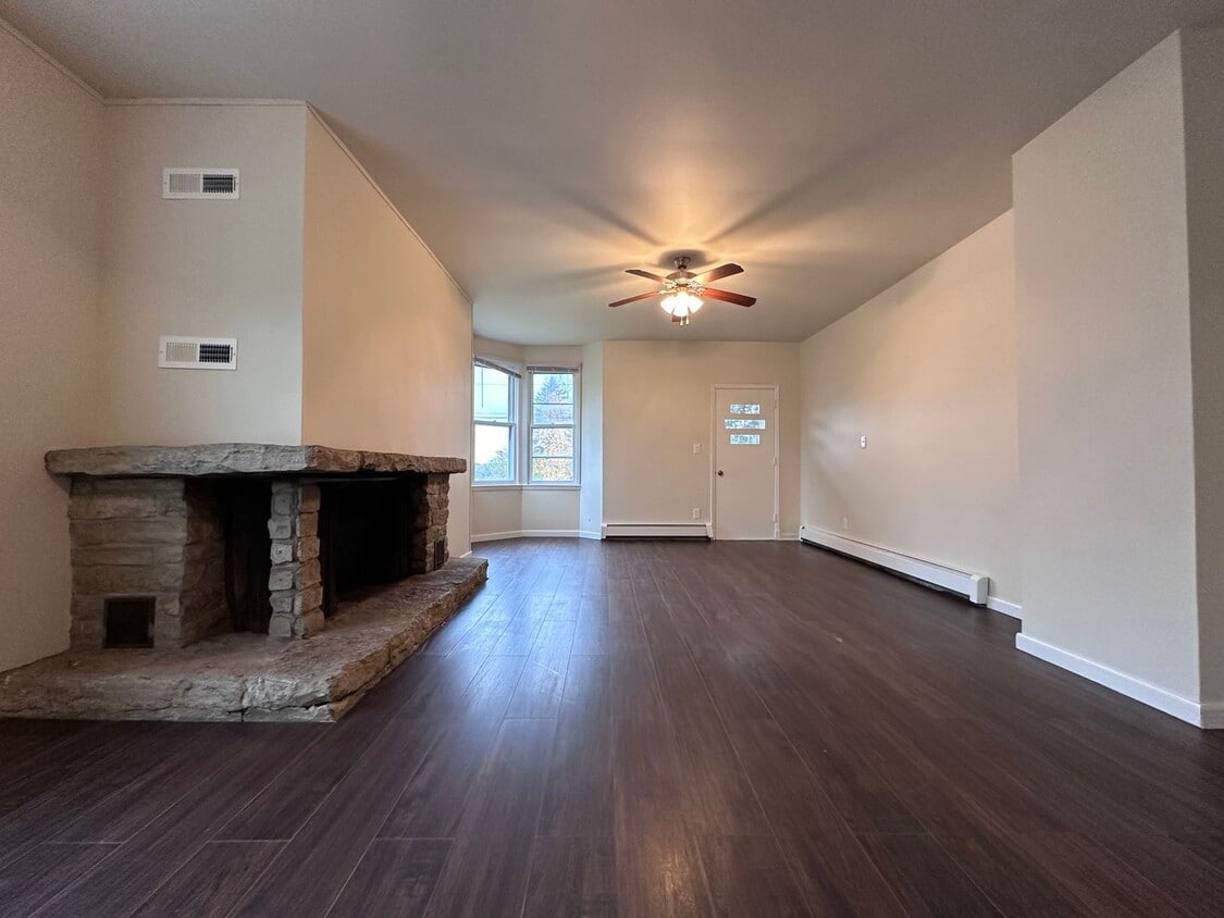 Primary Photo - 2707 Forest Ave