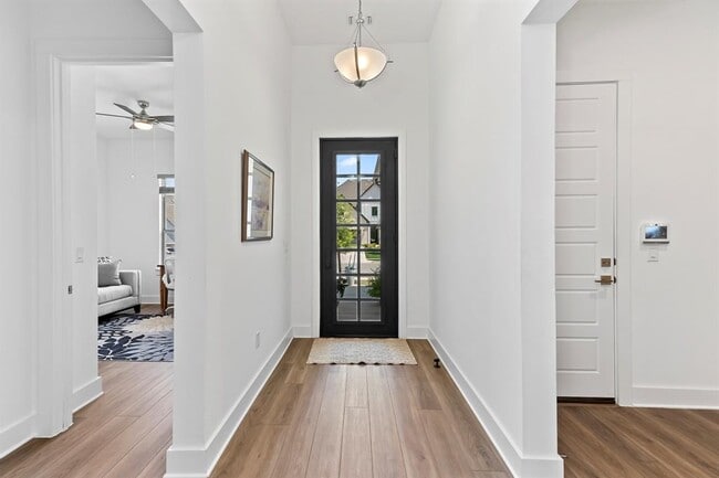 Foto del edificio - 523 Hallwood Dr