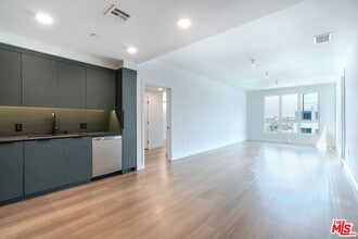 Building Photo - 10601 Washington Blvd