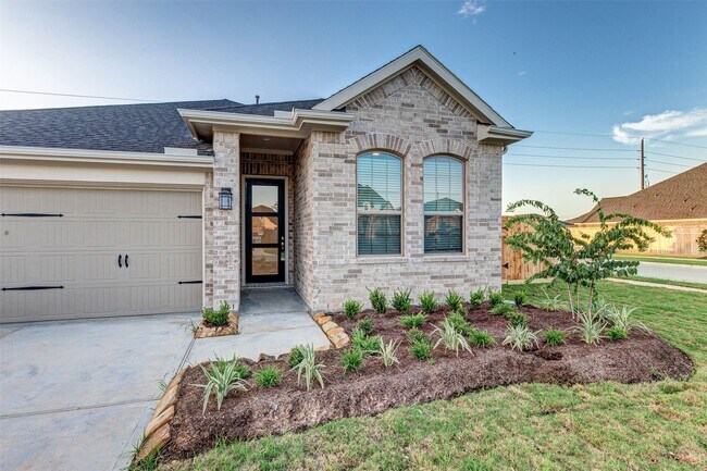 Building Photo - 4022 Maple Glen Dr