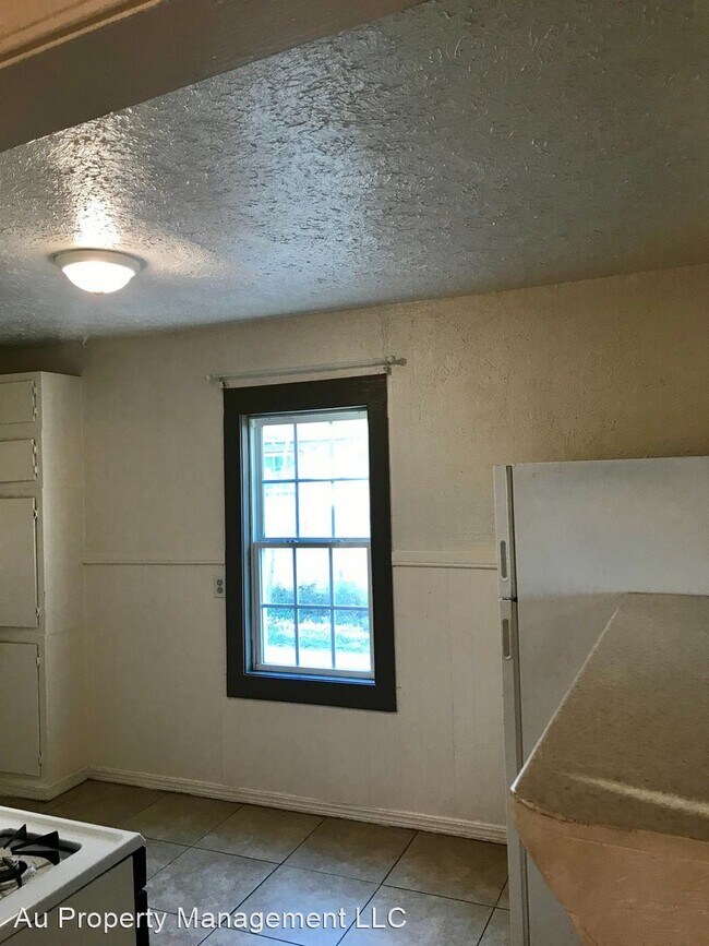 Building Photo - 2 br, 1 bath House - 1101 N. HAYES FRONT