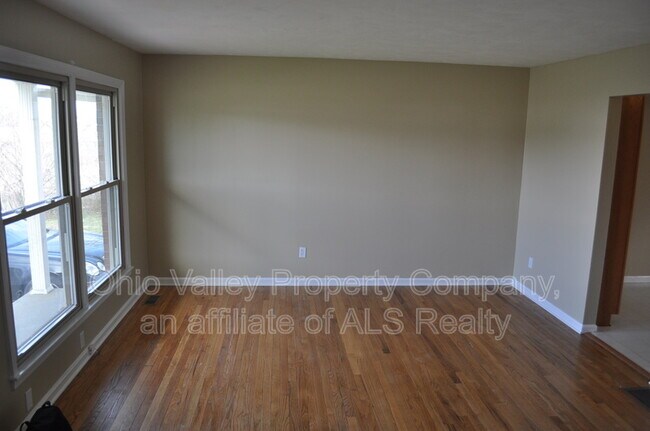 Foto del edificio - 4300 Ravenwood Dr