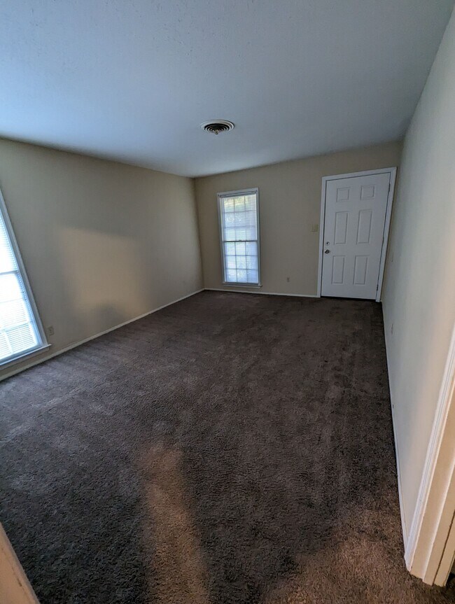 Foto del edificio - 3248 Harrison Rd