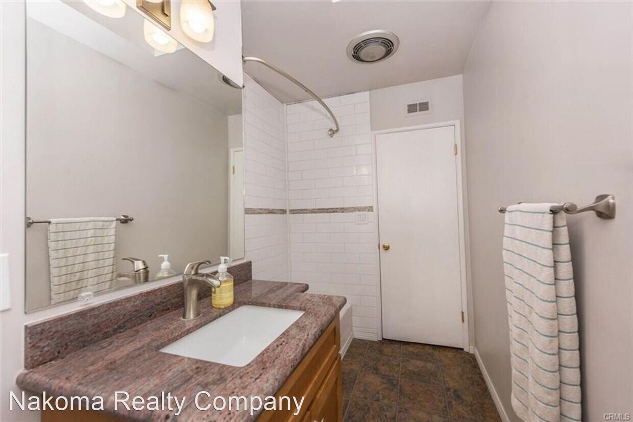 Building Photo - 6 br, 2 bath House - 1054 N Grand St
