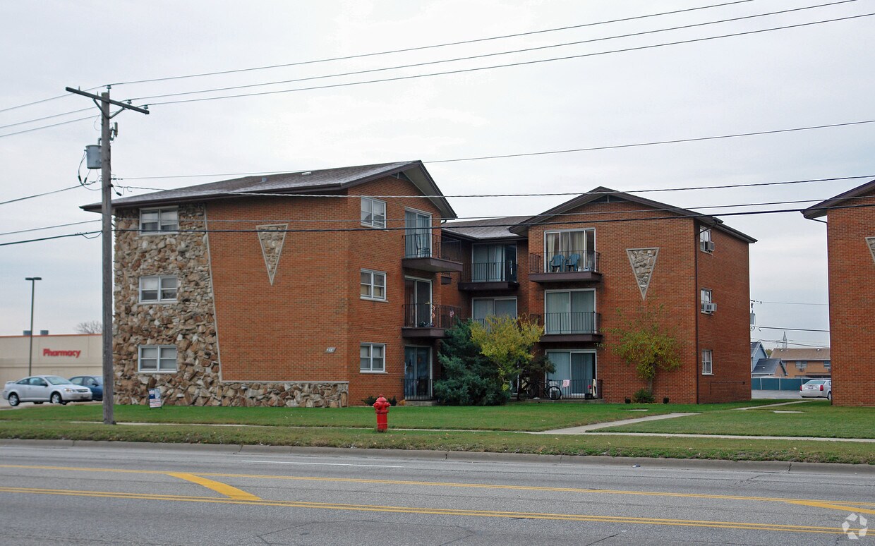 Primary Photo - 7323 W 79th St