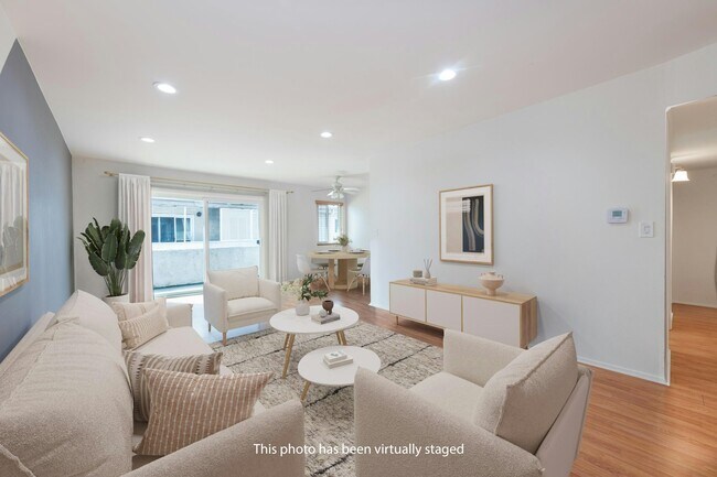 Foto del edificio - 5412 Lindley Ave