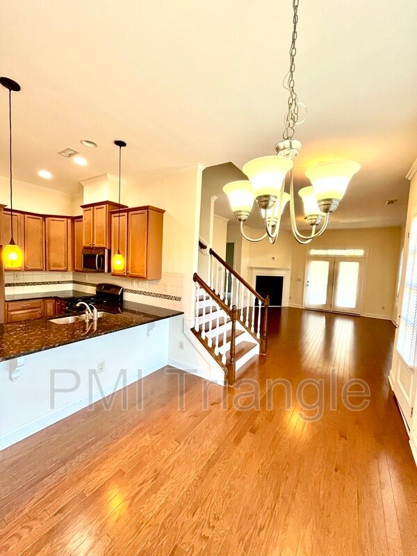 Building Photo - 4206 Vallonia Dr