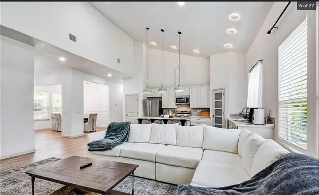 Foto del edificio - 210 Cottage St