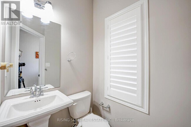 Building Photo - 74 Dodman Cres
