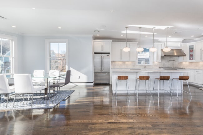 Photo - 27 Howland St (Boston, MA) Townhome