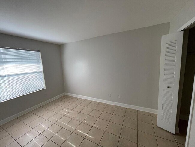 Foto del edificio - 4708 Walden Cir