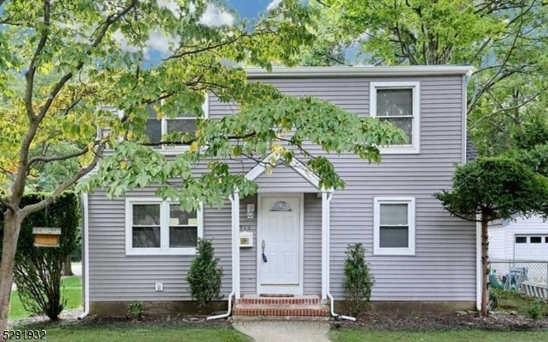 Primary Photo - 712 Maxwell Pl