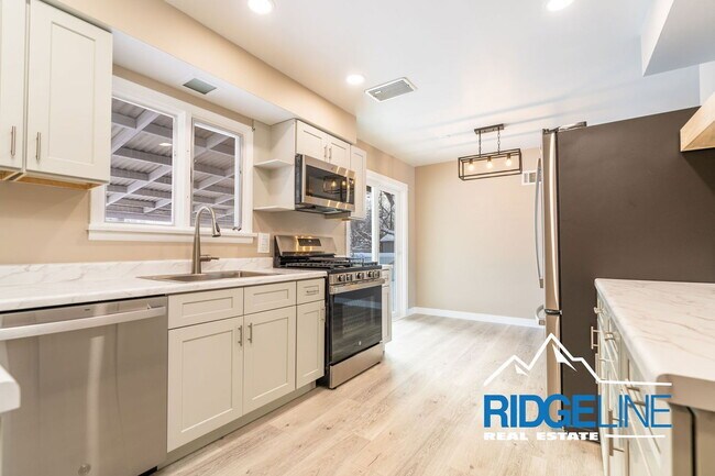 Foto del edificio - 204 19th Ave NW