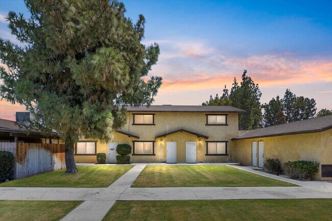 Foto del edificio - 4225 Parkwood Ct