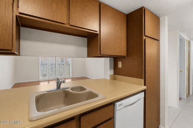 Foto del edificio - 3033 E Devonshire Ave
