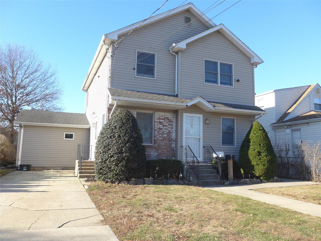 Foto principal - 113 Rockaway Ave