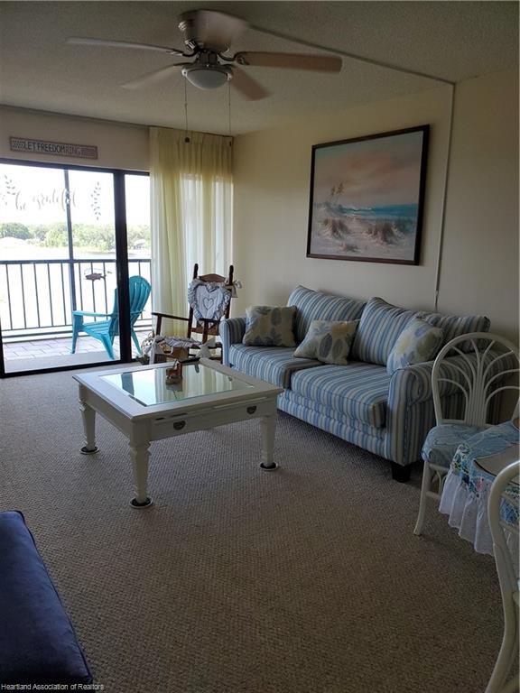 Foto del edificio - 117 Country Club Dr