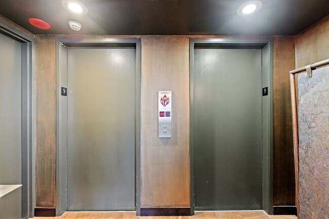 Foto del edificio - 1300 N Lake Shore Dr