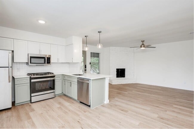 Building Photo - 5802 Cougar Dr