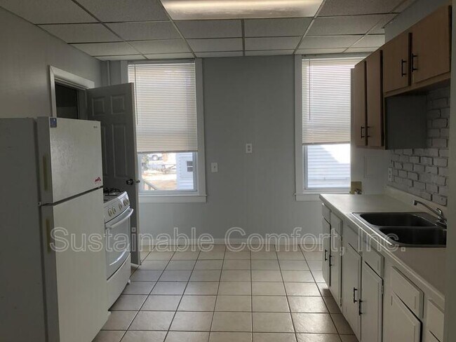 Building Photo - 45 Wachusett St