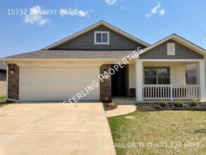 Building Photo - 15712 Bennett Dr