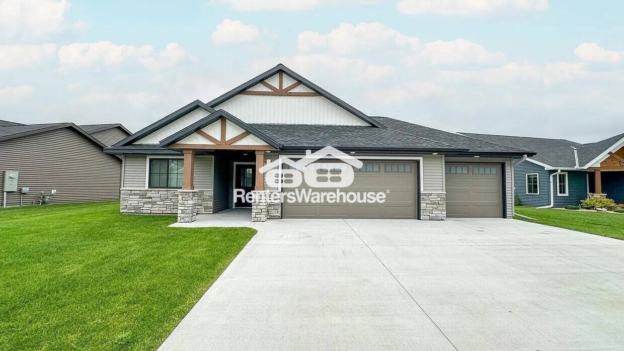 Foto principal - 2353 40th Ave S