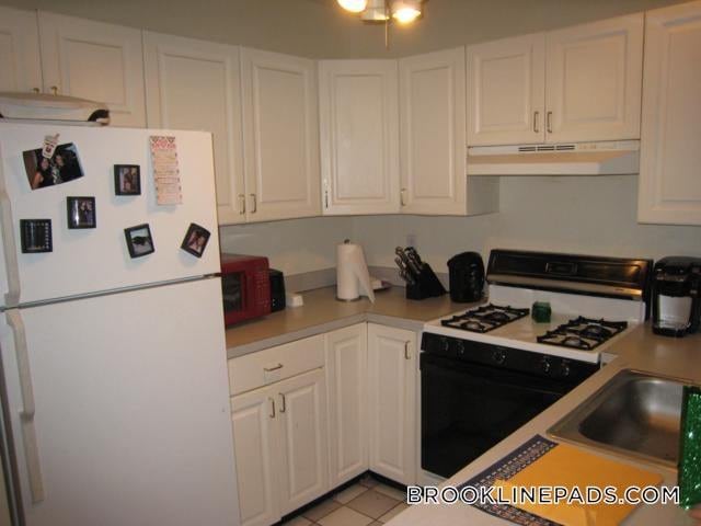 Building Photo - 322 St Paul St