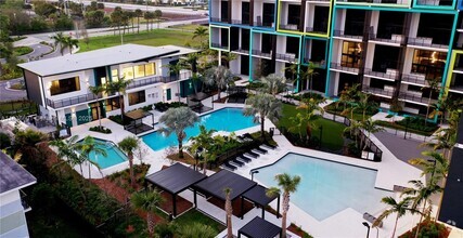 Building Photo - 4400 Sunrise Blvd