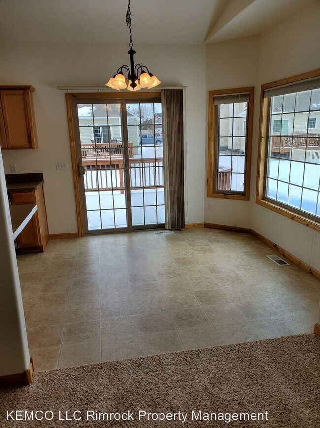 Building Photo - 5815 Foxtail Ln