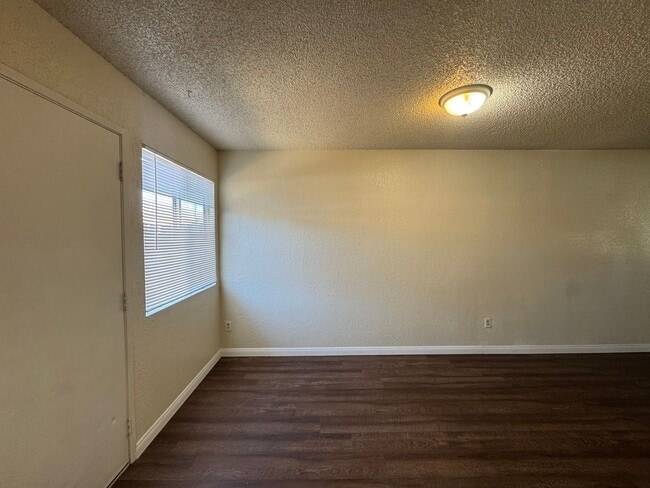 Building Photo - 4208 White Ln