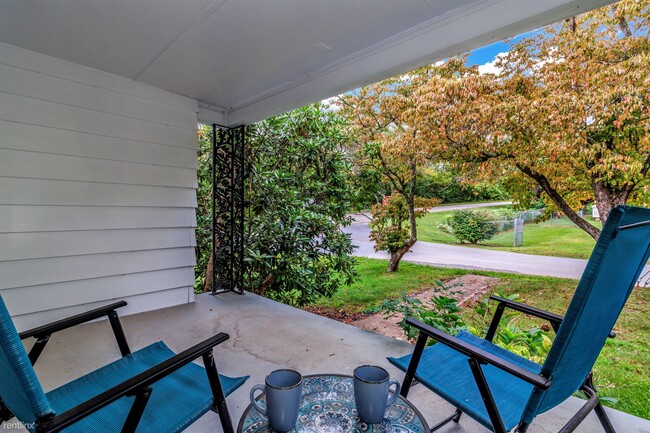 Building Photo - 3 br, 1 bath House - 120 Fountain Way