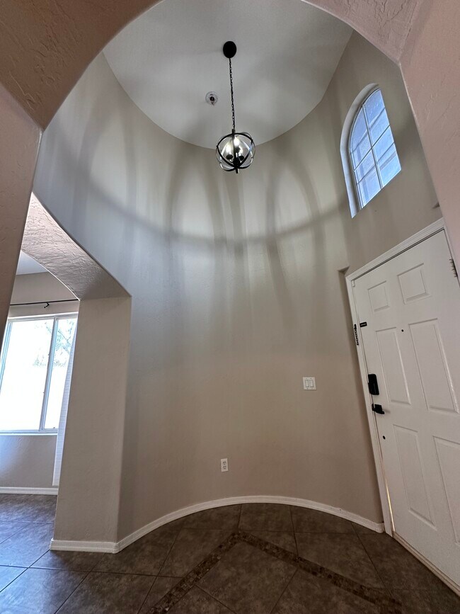 Building Photo - 14814 W Wethersfield Rd