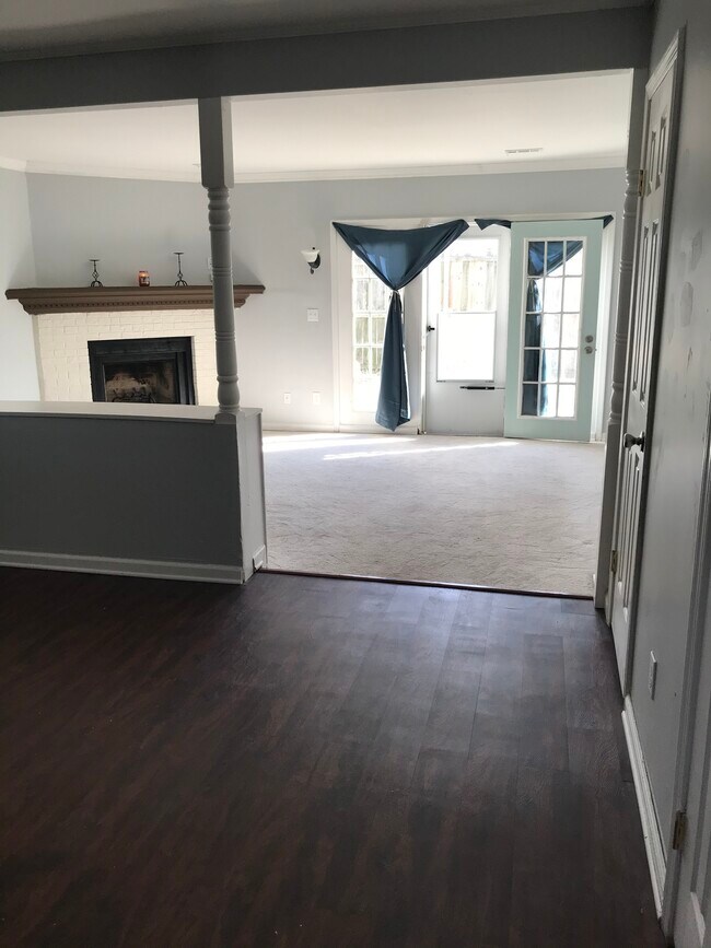 Foto del edificio - 810 Foxmoore Ct